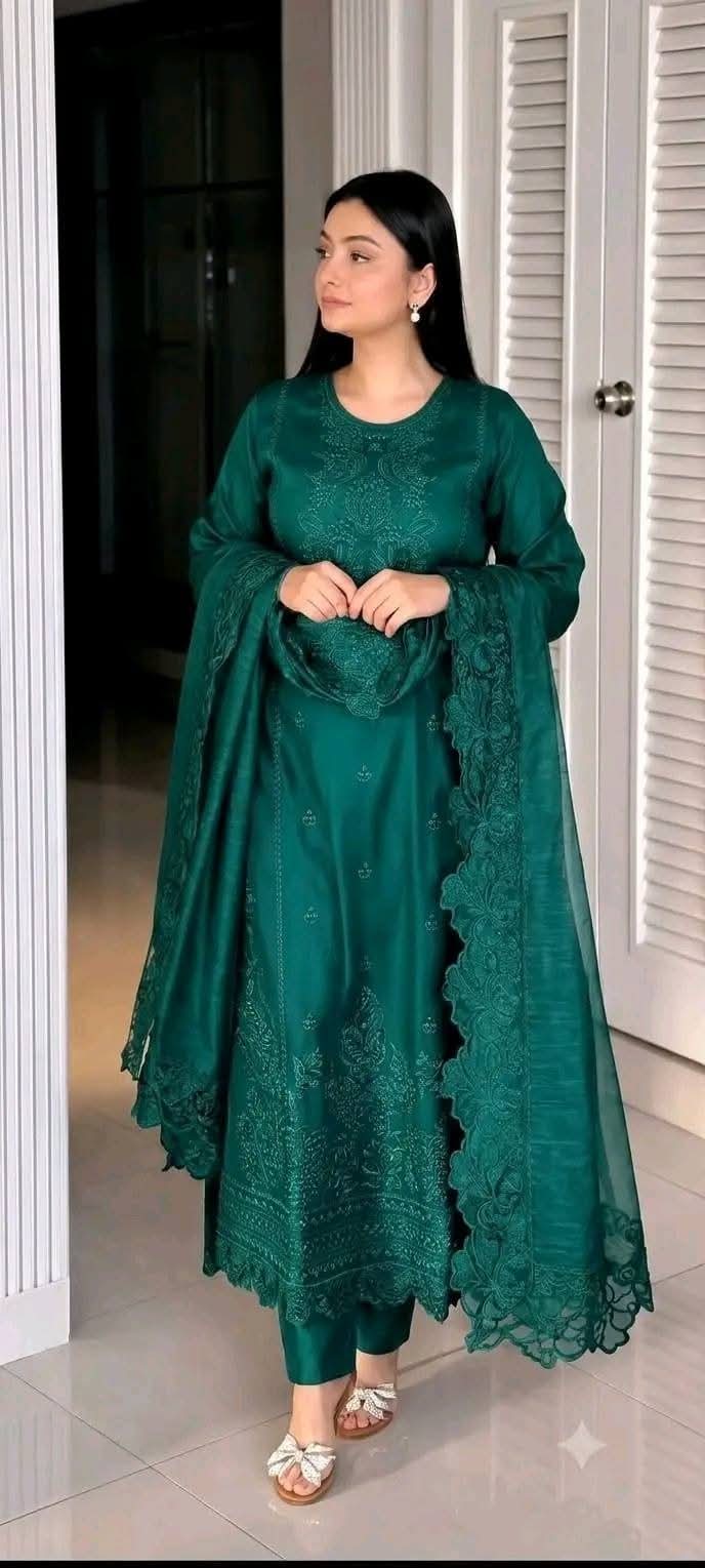 Embroidered Three Piece for Women – Elegant Cotton Salwar Kameez Set with Dupatta